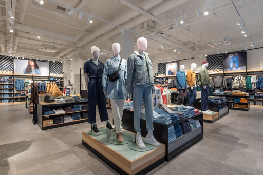 5 Best Designer Outlets in Cheltenham - Premium labels at smarter prices